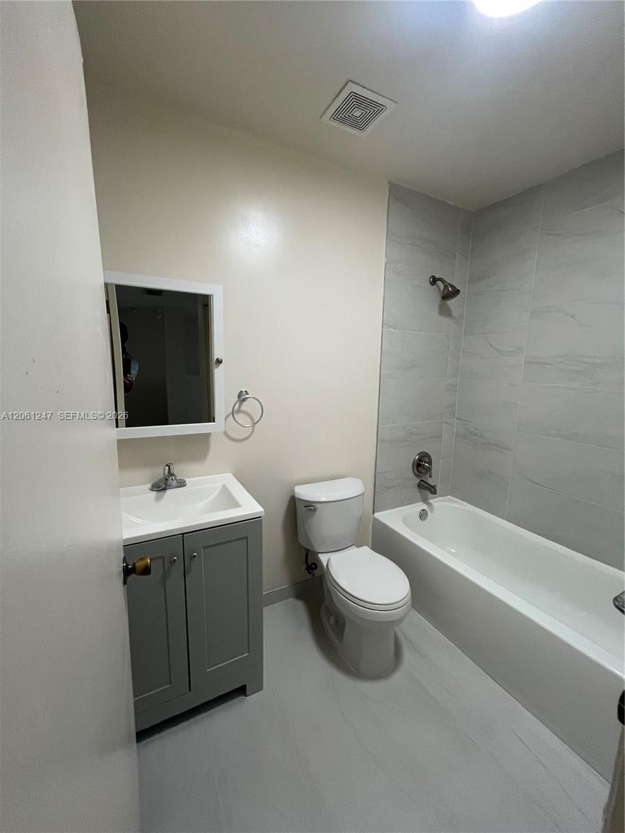 126 SW 21st Ave # 3, Miami FL 33135 photo 3