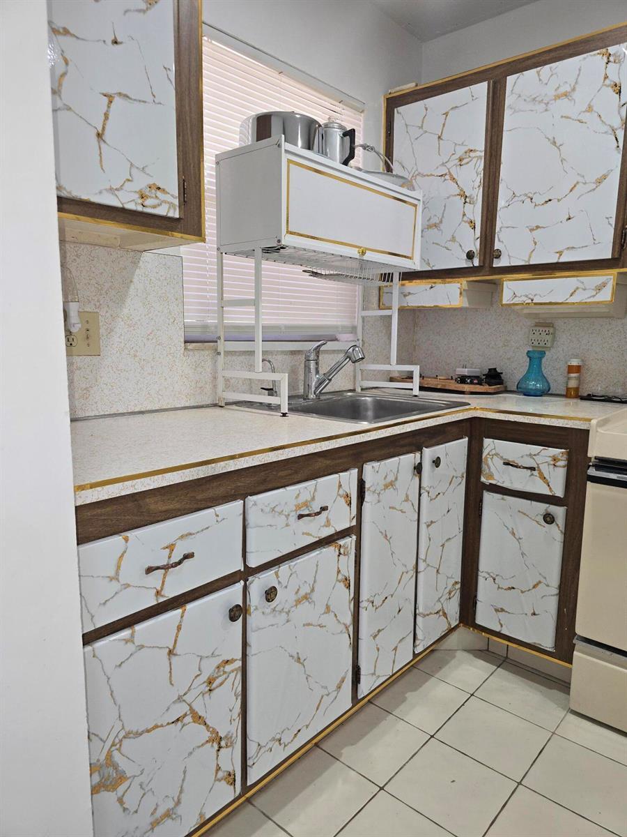 2800 W Sunrise Lakes Drive W # 312, Sunrise FL 33322 photo 4