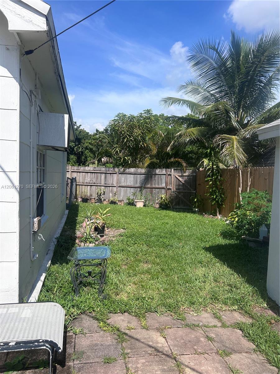 11108 Peachtree Dr # 0, Miami FL 33161 photo 4