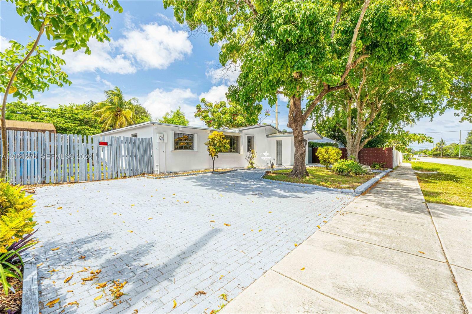4011 SW 32nd St, West Park FL 33023 photo 3