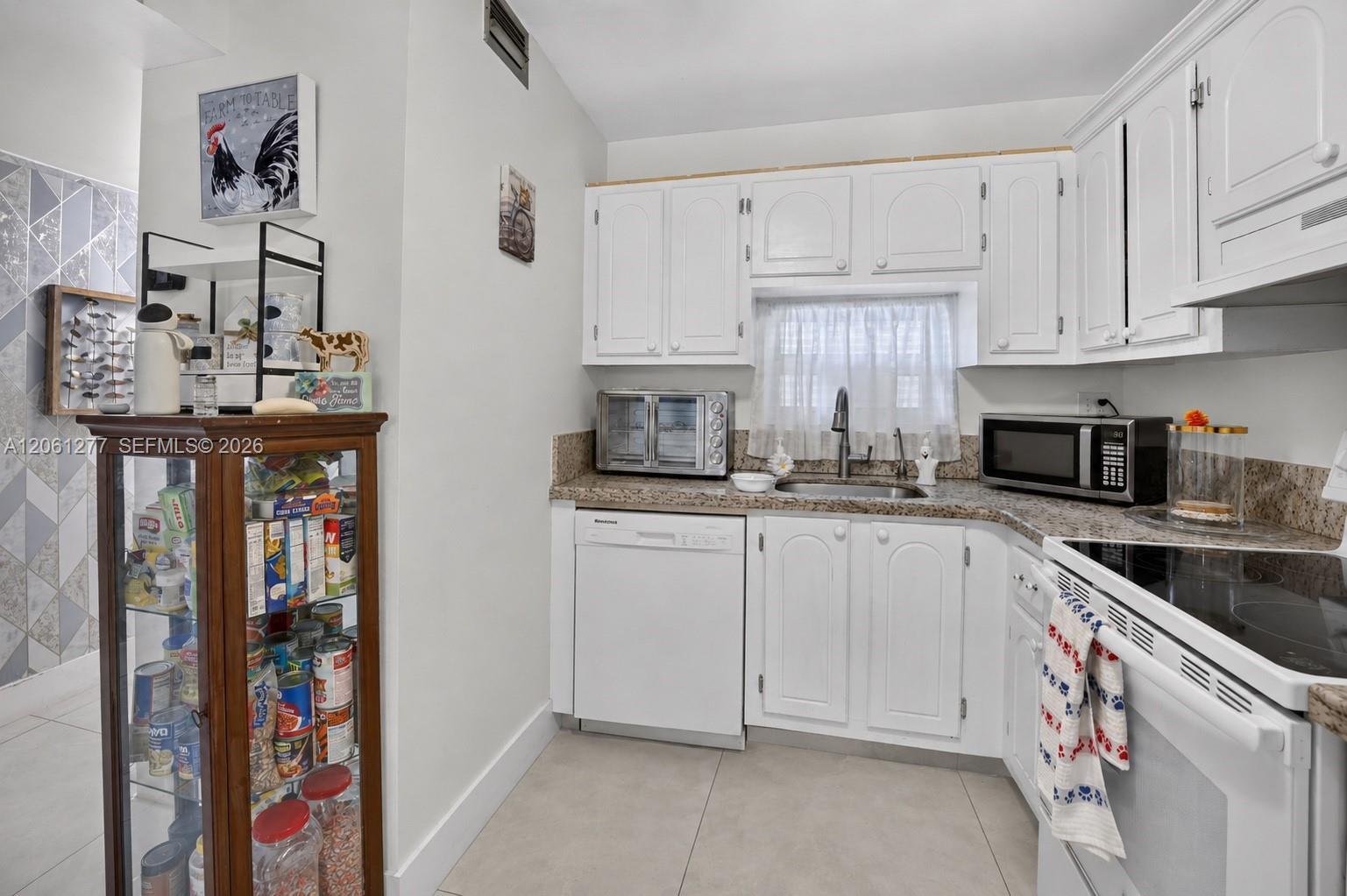 8941 S Hollybrook Blvd # 202, Pembroke Pines FL 33025 photo 3