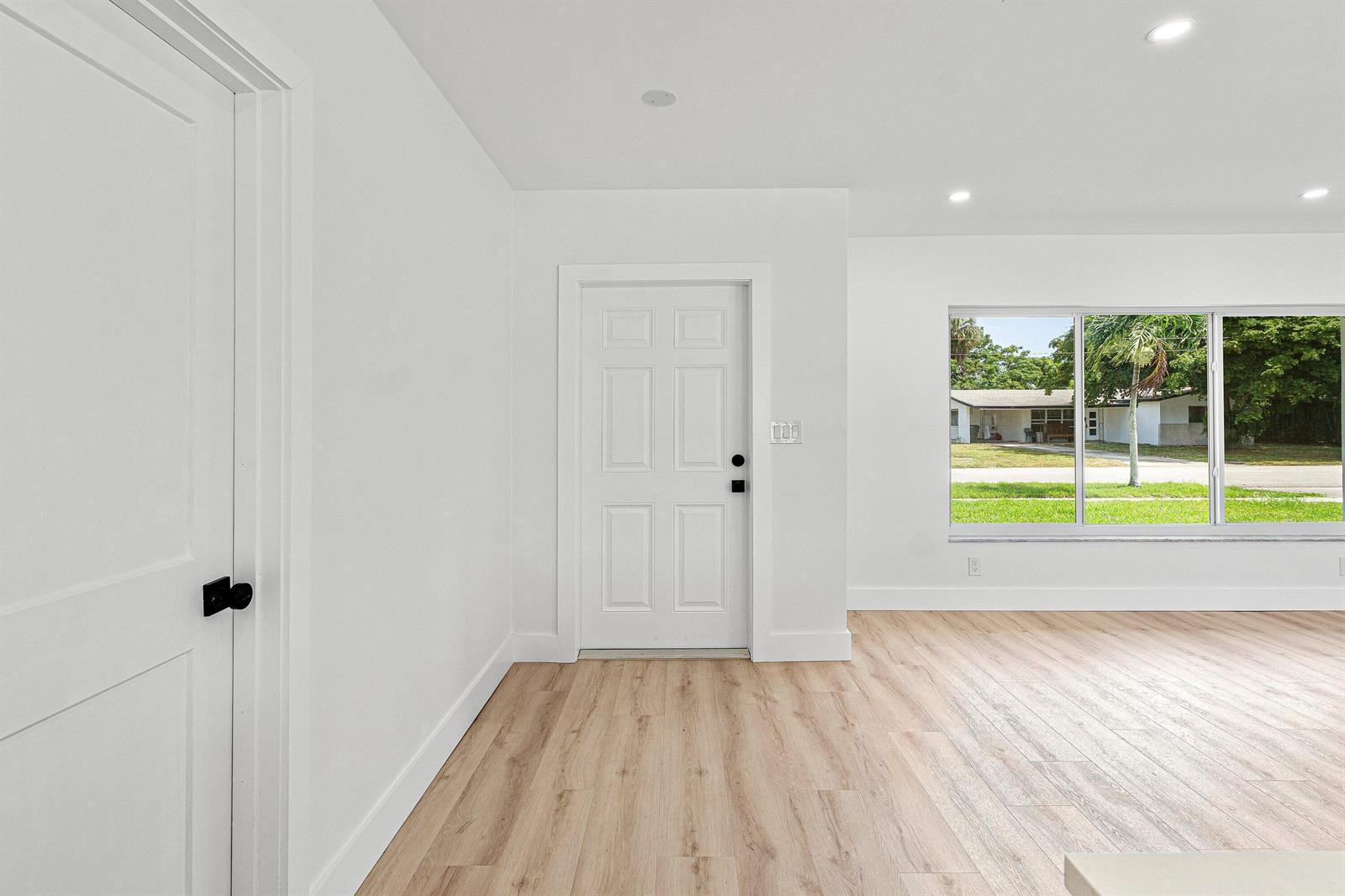 970 SW 7TH Street, Boca Raton FL 33486 photo 2