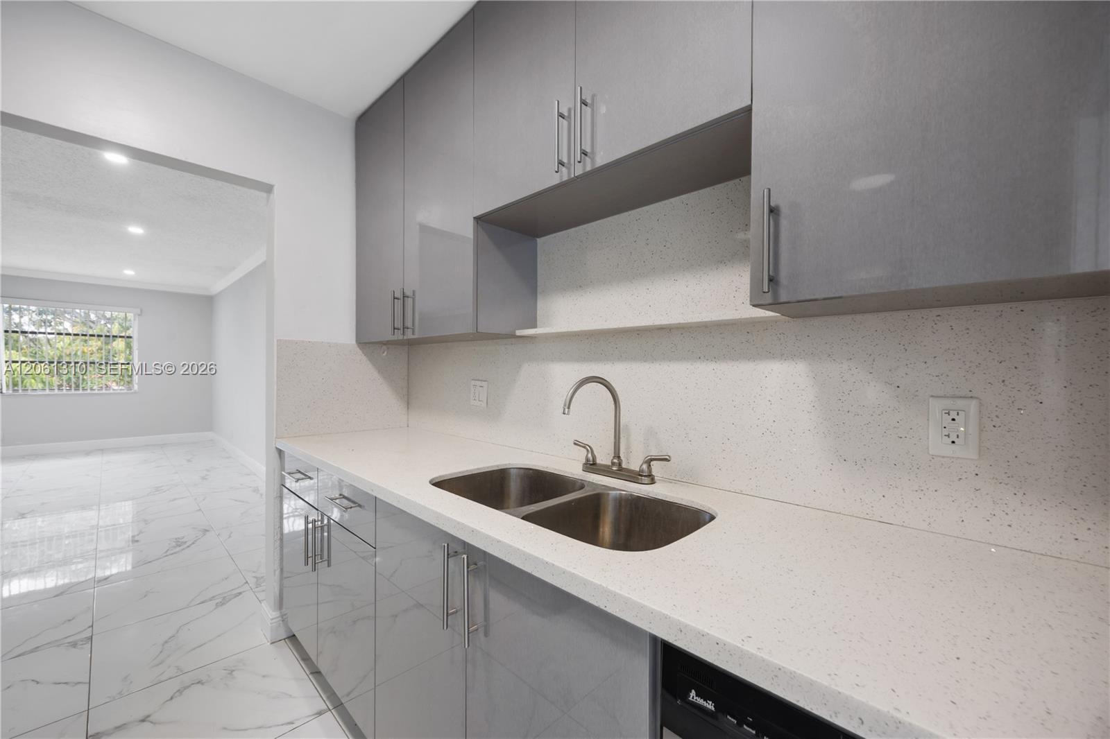 5450 Hollywood Blvd # 203, Hollywood FL 33021 photo 2