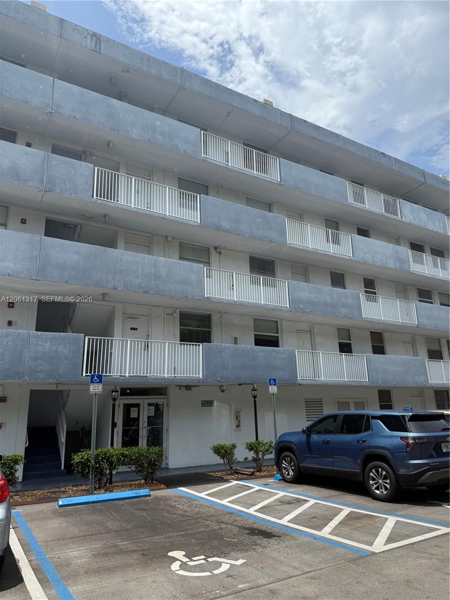 1801 S Treasure Dr # 115, North Bay Village FL 33141