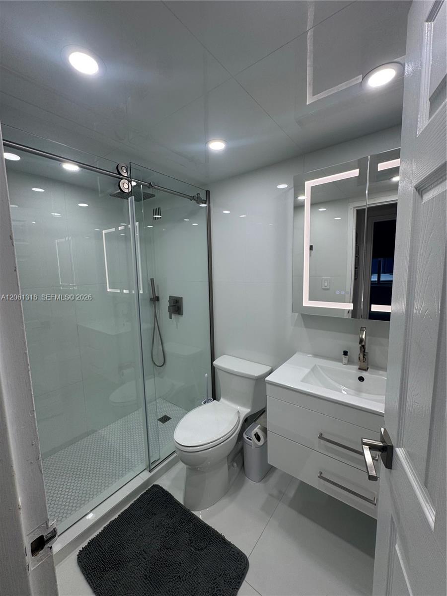 5401 Collins Ave # 334, Miami Beach FL 33140 photo 2