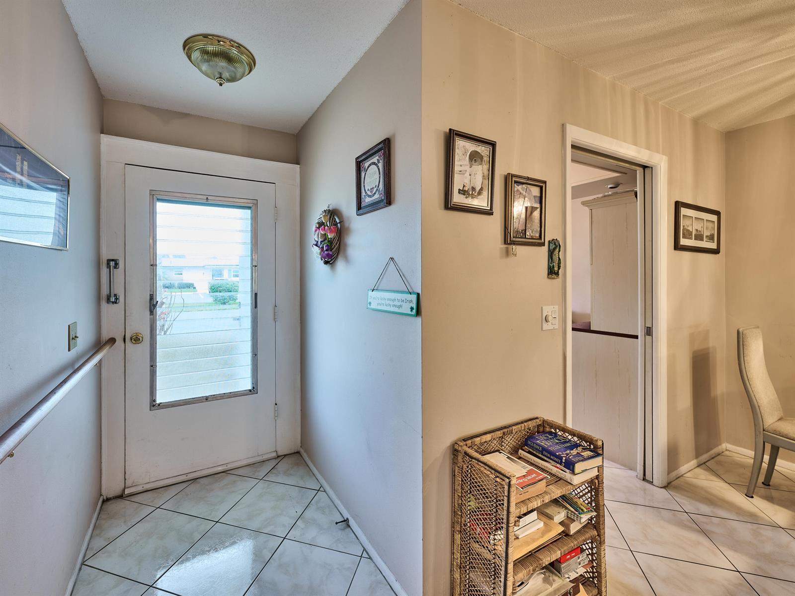 2804 Crosley Drive E # F, West Palm Beach FL 33415 photo 3