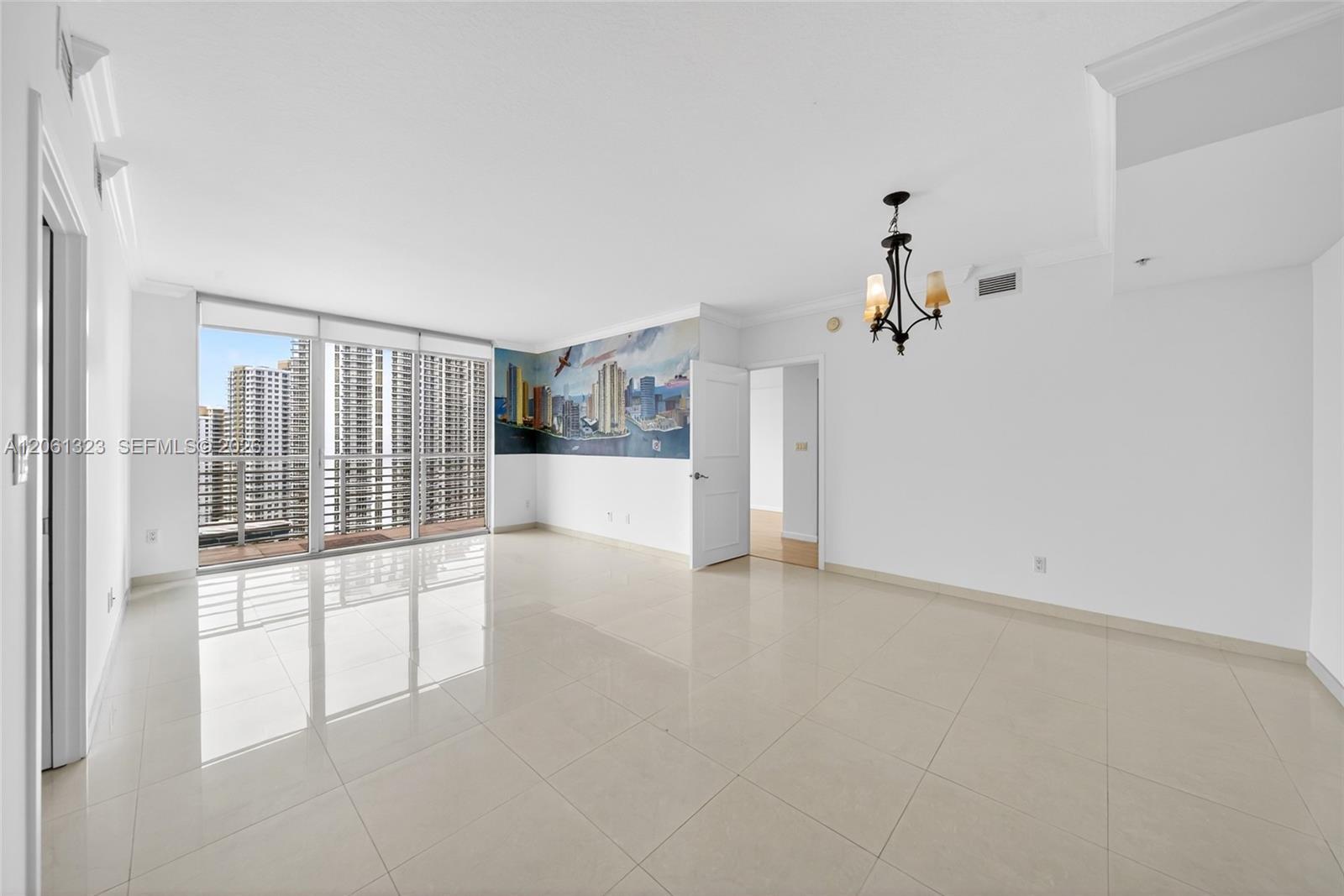 325 S Biscayne Blvd # 2219, Miami FL 33131 photo 4