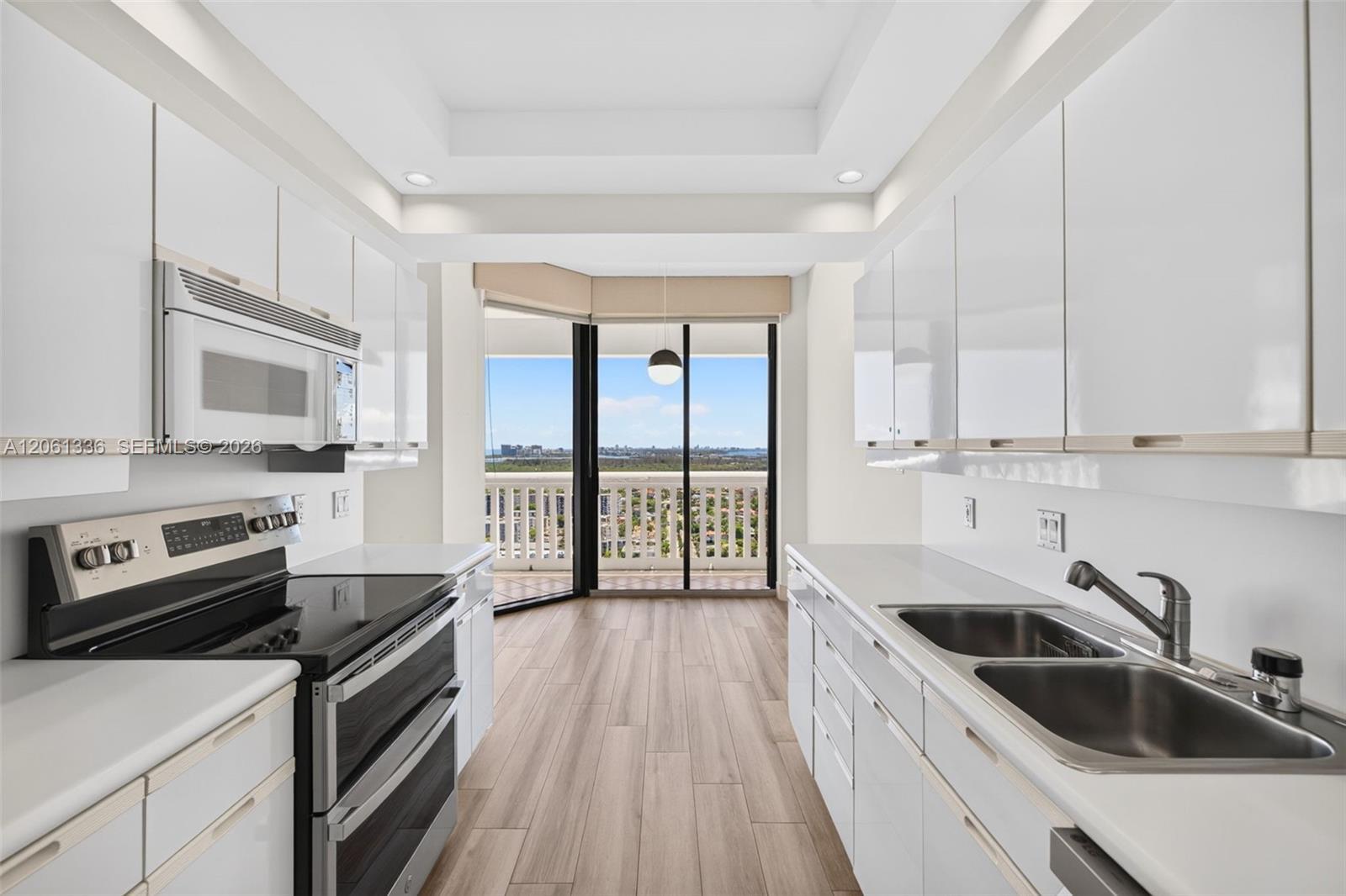 2000 Island Blvd # 3008, Aventura FL 33160