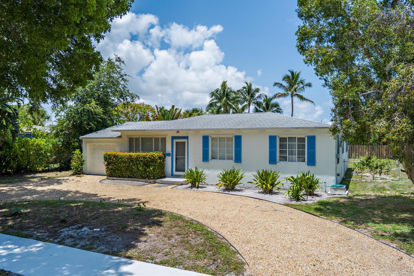 223 Ashworth Street, West Palm Beach FL 33405 photo 2