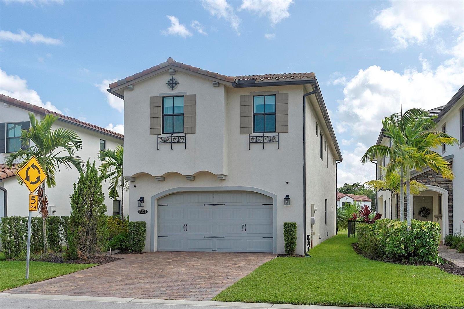 11824 SW 13th Court, Pembroke Pines FL 33025 photo 2