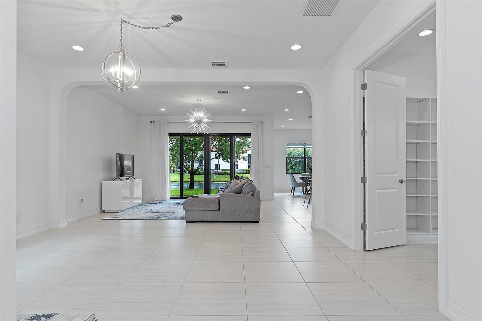 11824 SW 13th Court, Pembroke Pines FL 33025 photo 4