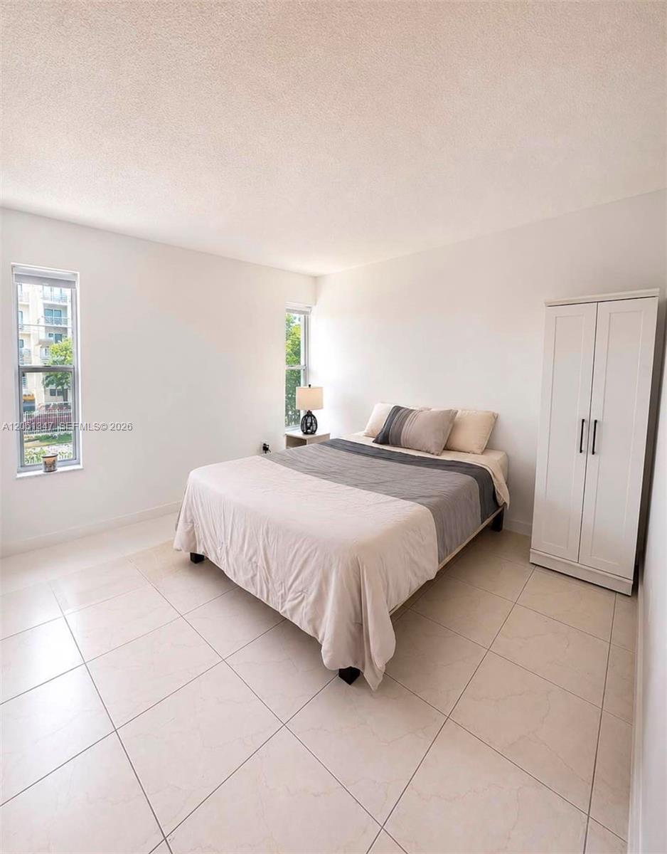 1525 NW 19th Ter # 15, Miami FL 33125 photo 4
