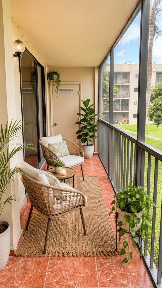8625 NW 8th St # 215, Miami FL 33126 photo 4