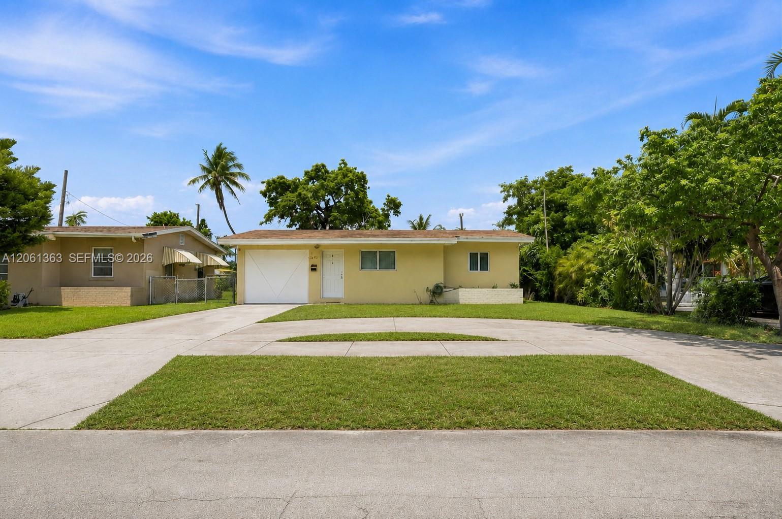 2439 Mayo St, Hollywood FL 33020