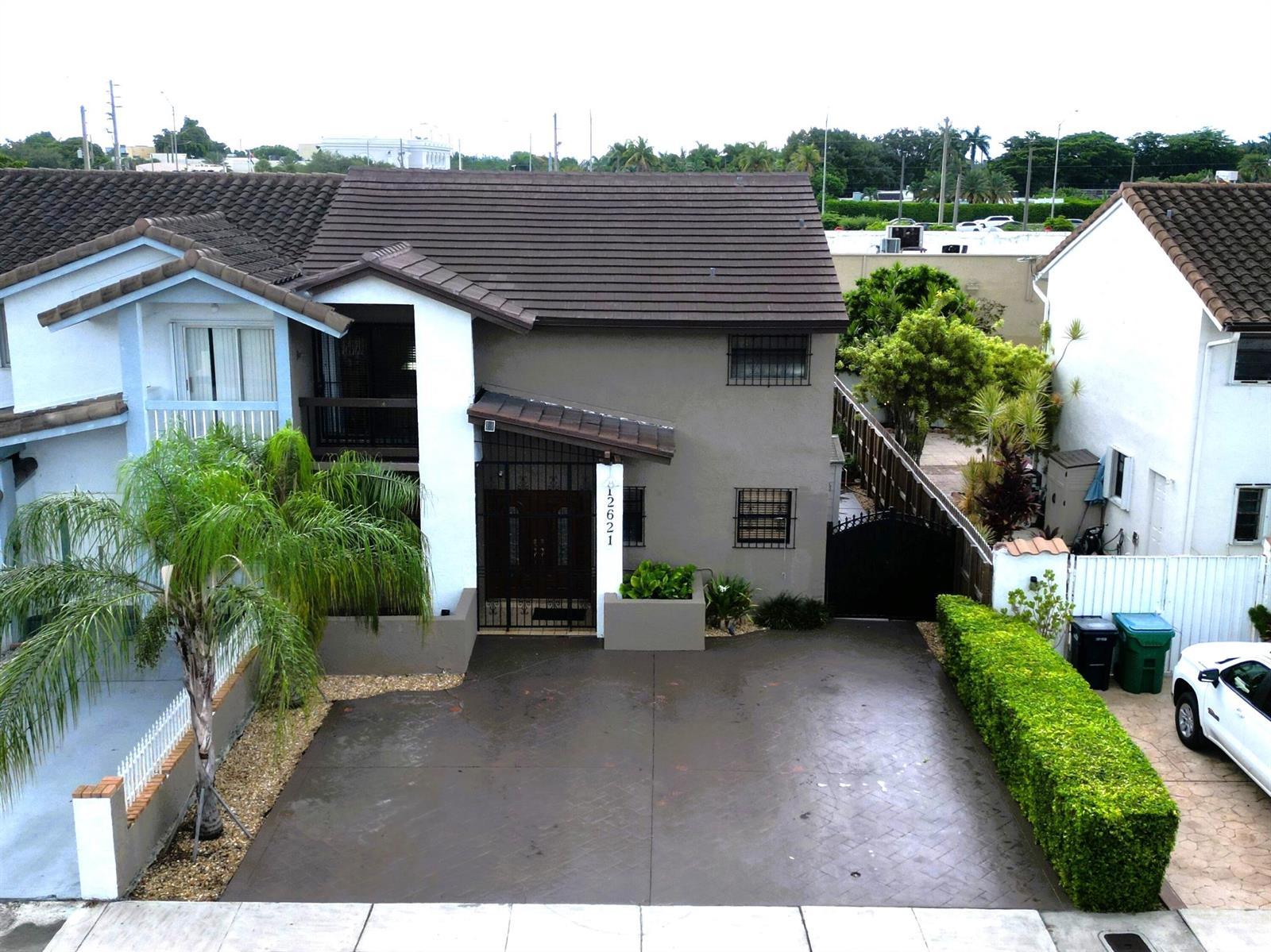 12621 SW 9TH Street, Miami FL 33184 photo 2