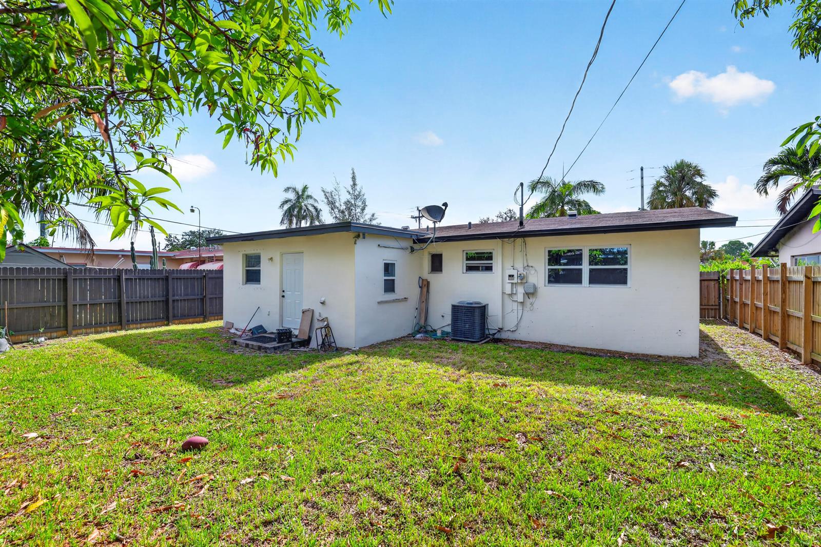 533 NW 17TH Avenue, Fort Lauderdale FL 33311 photo 2