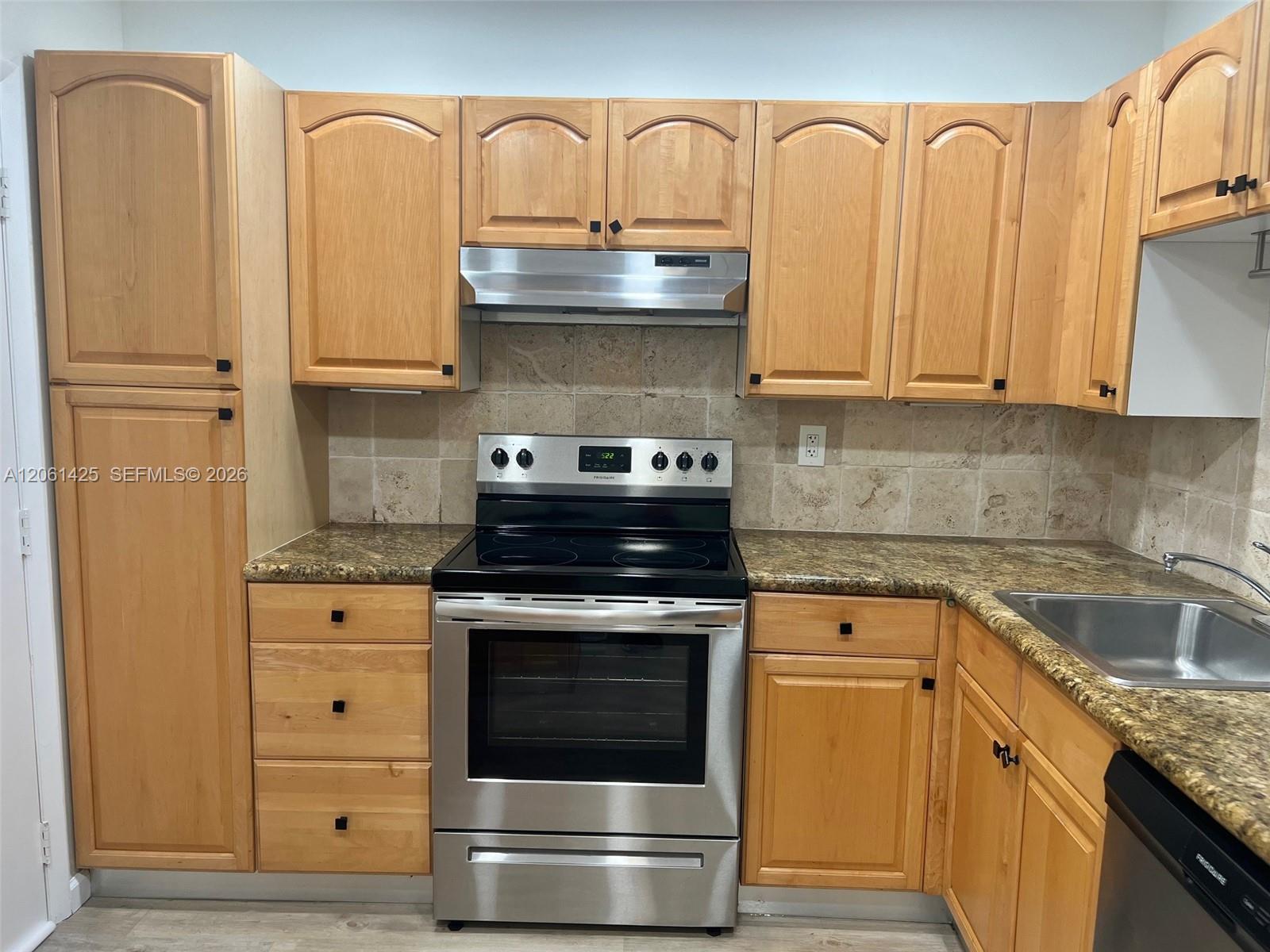 9159 SW 77th Ave # 113, Miami FL 33156 photo 3