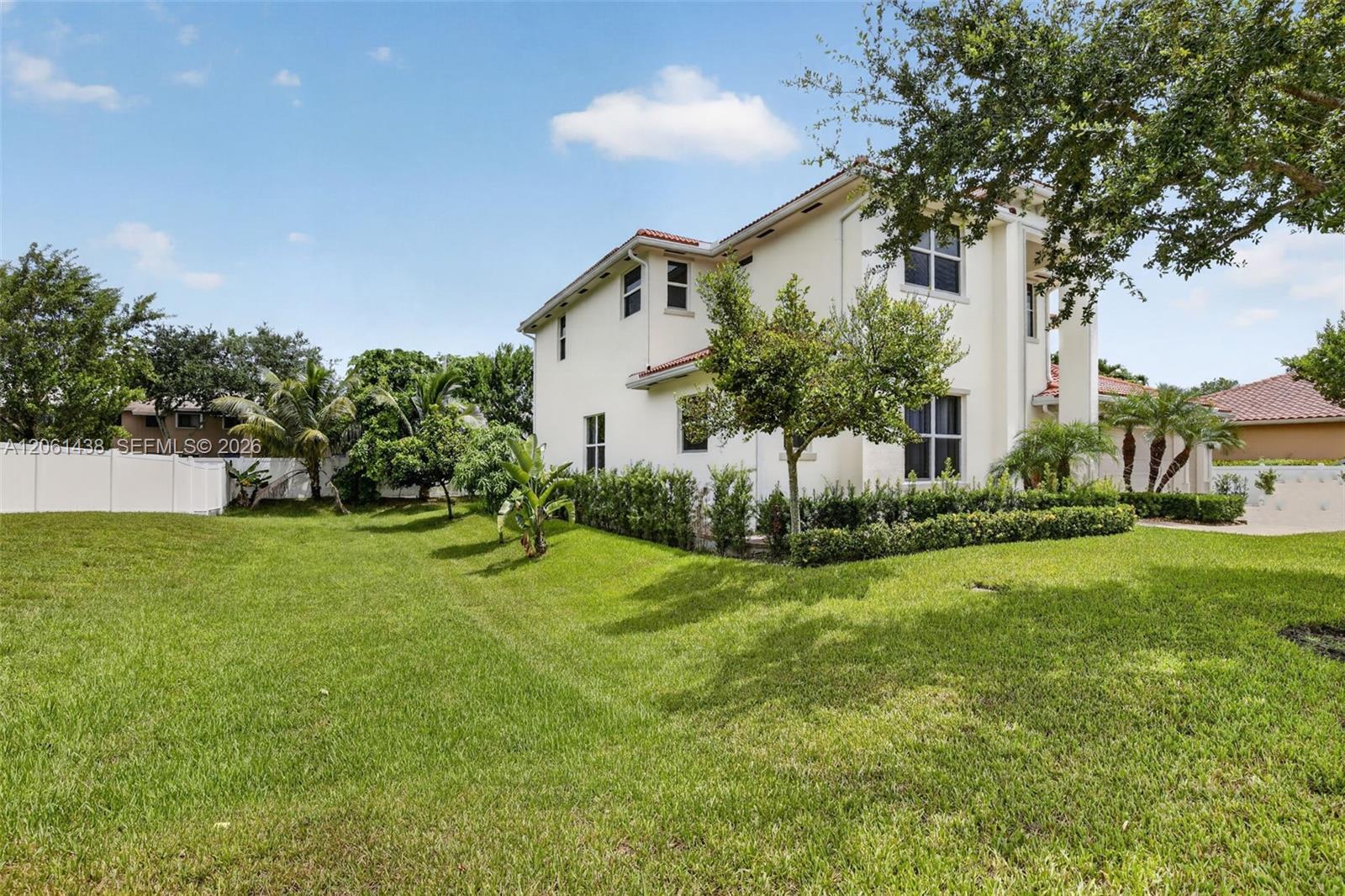 7631 Cavalia Dr, Davie FL 33328 photo 4
