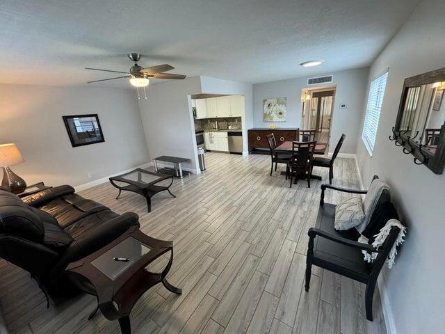127 FLANDERS C # C, Delray Beach FL 33484