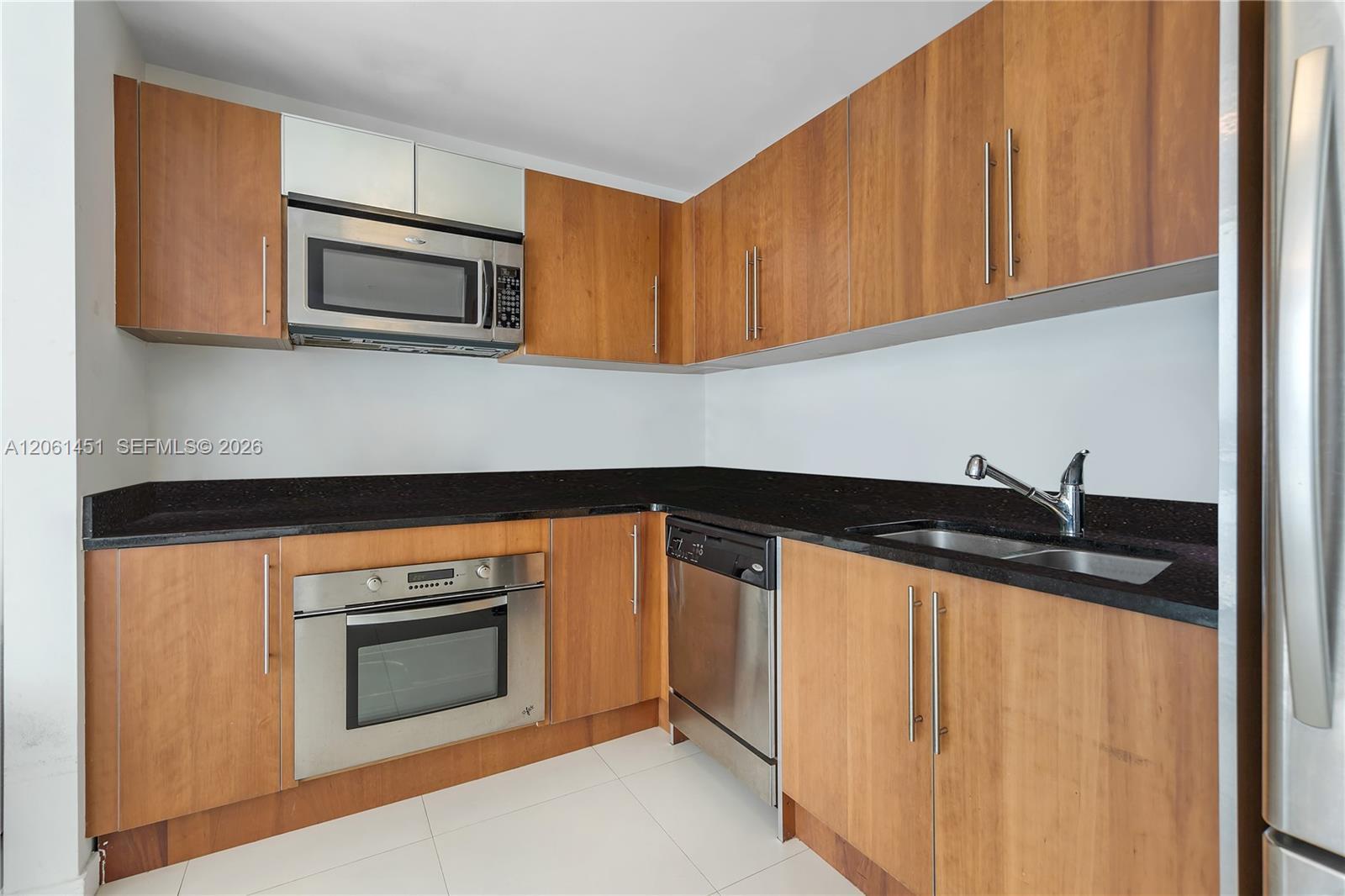 300 S Biscayne Blvd # 2309, Miami FL 33131 photo 5