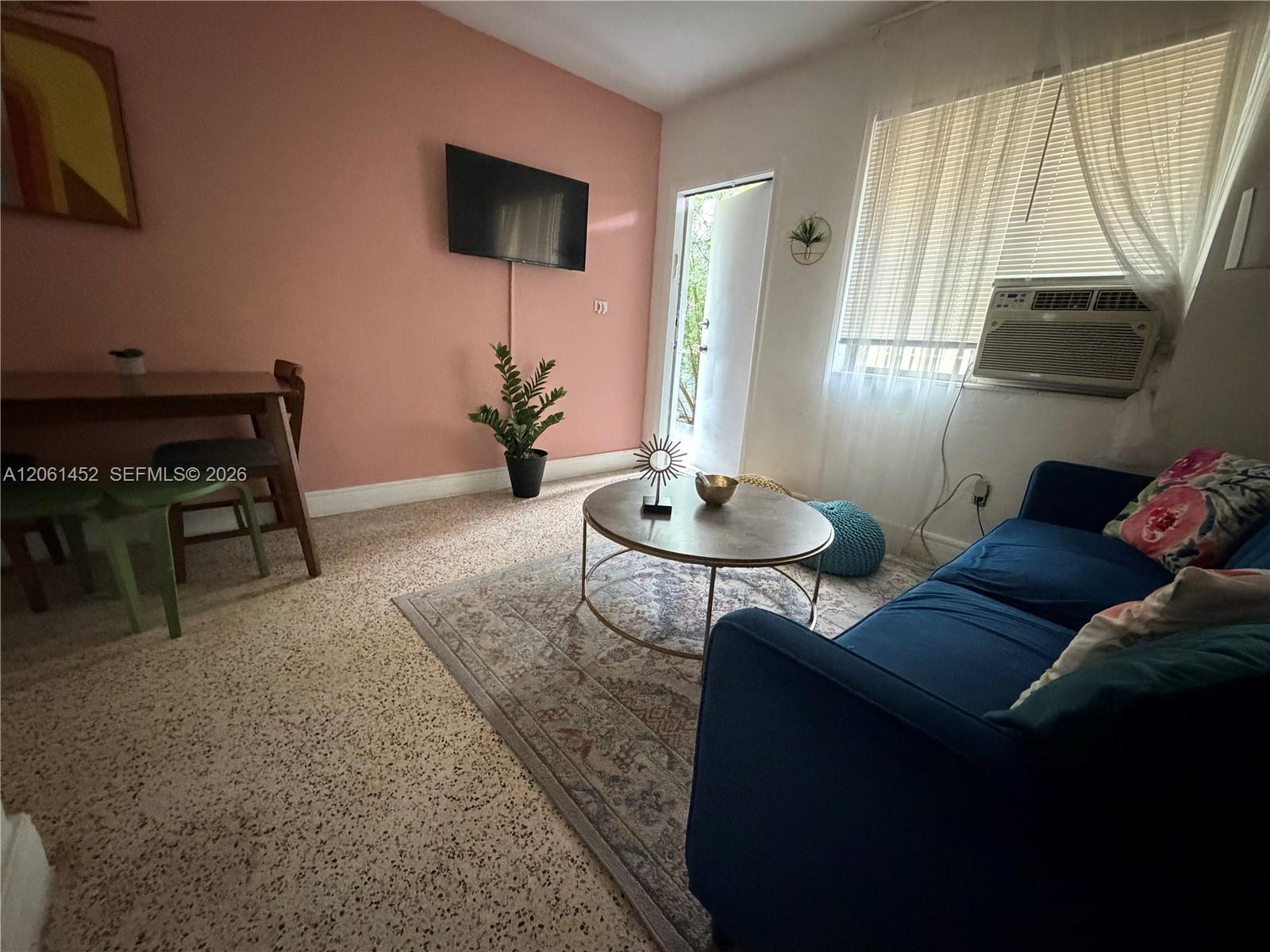 461 SW 6th St # 4, Miami FL 33130 photo 2