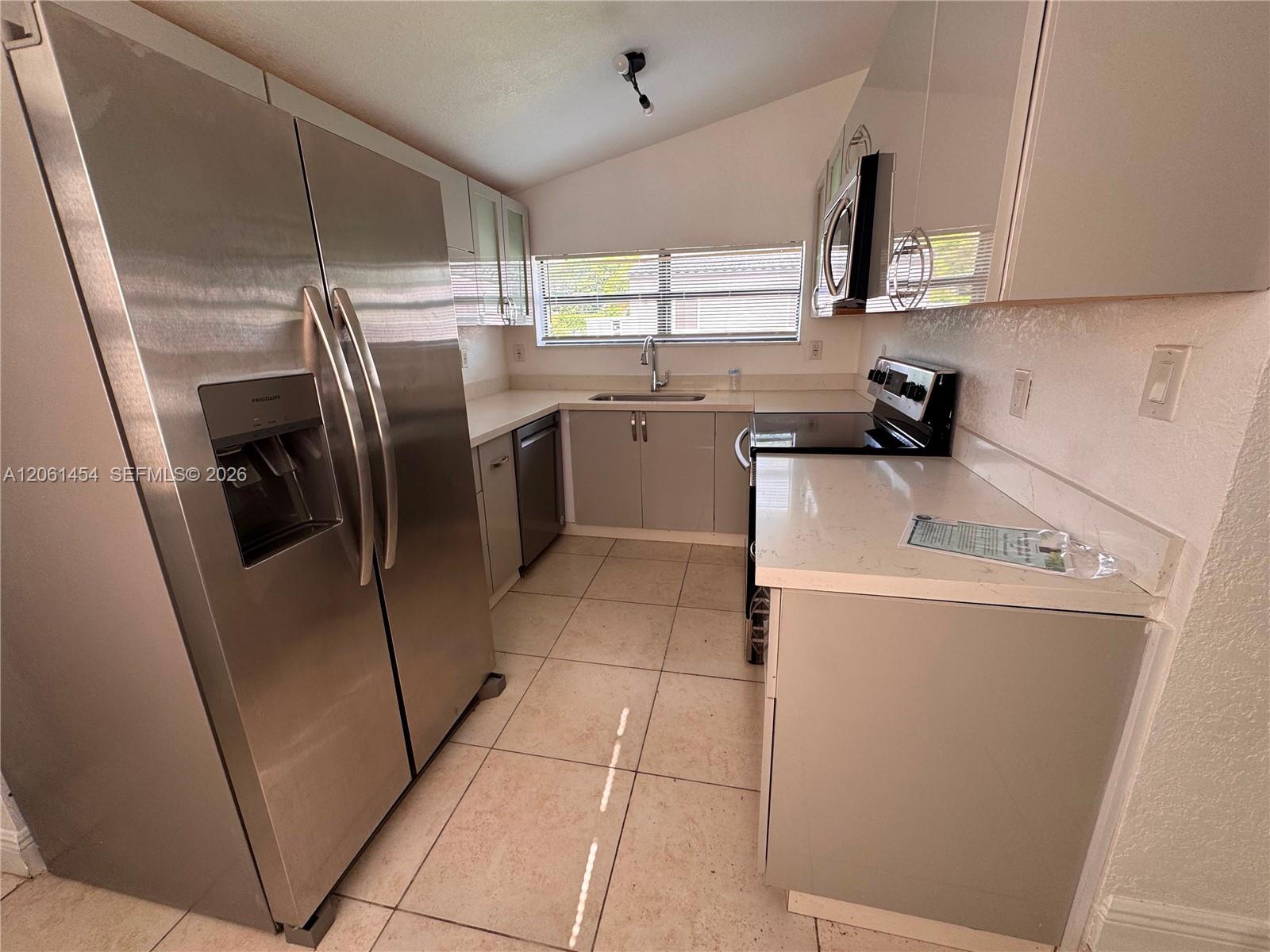 124 NW 89th St # 124, El Portal FL 33150 photo 3