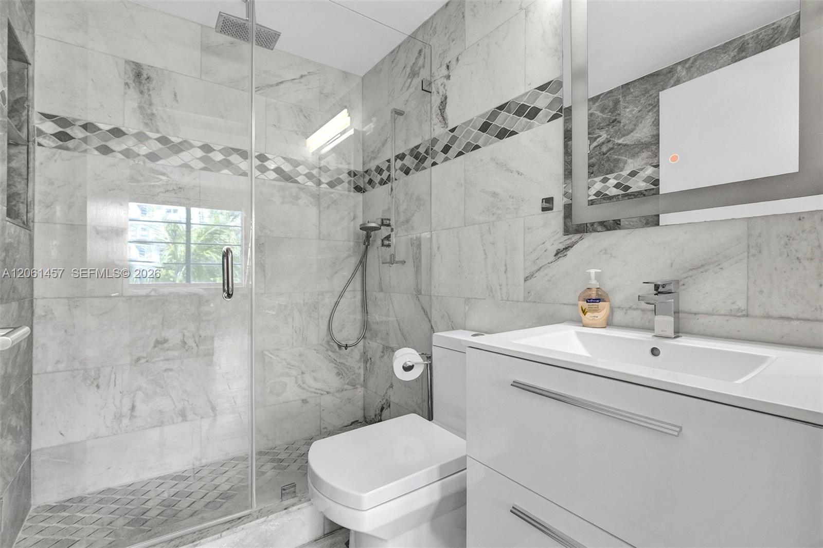 1460 Ocean Dr # 305, Miami Beach FL 33139 photo 4
