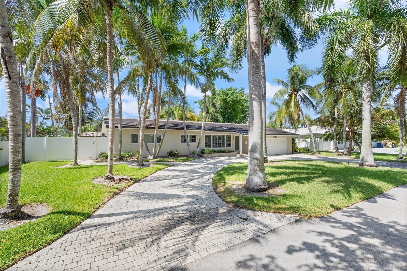 2740 NE 25th Place, Fort Lauderdale FL 33305 photo 2