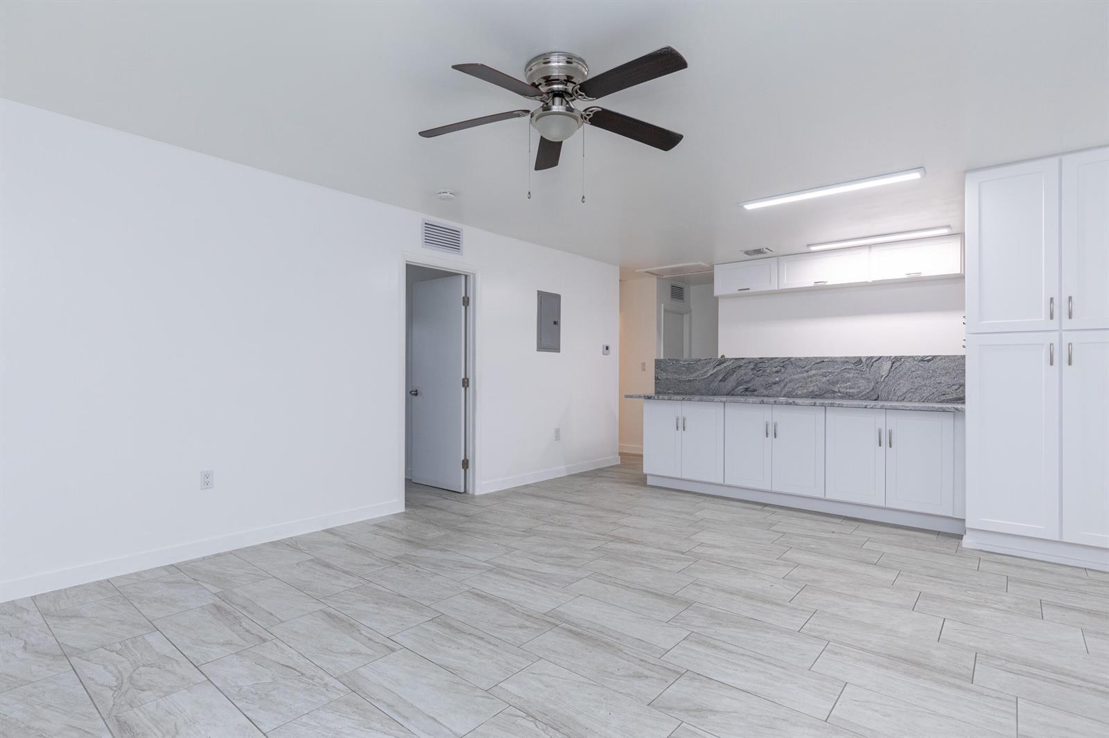 5918 Pierce Street, Hollywood FL 33021 photo 2