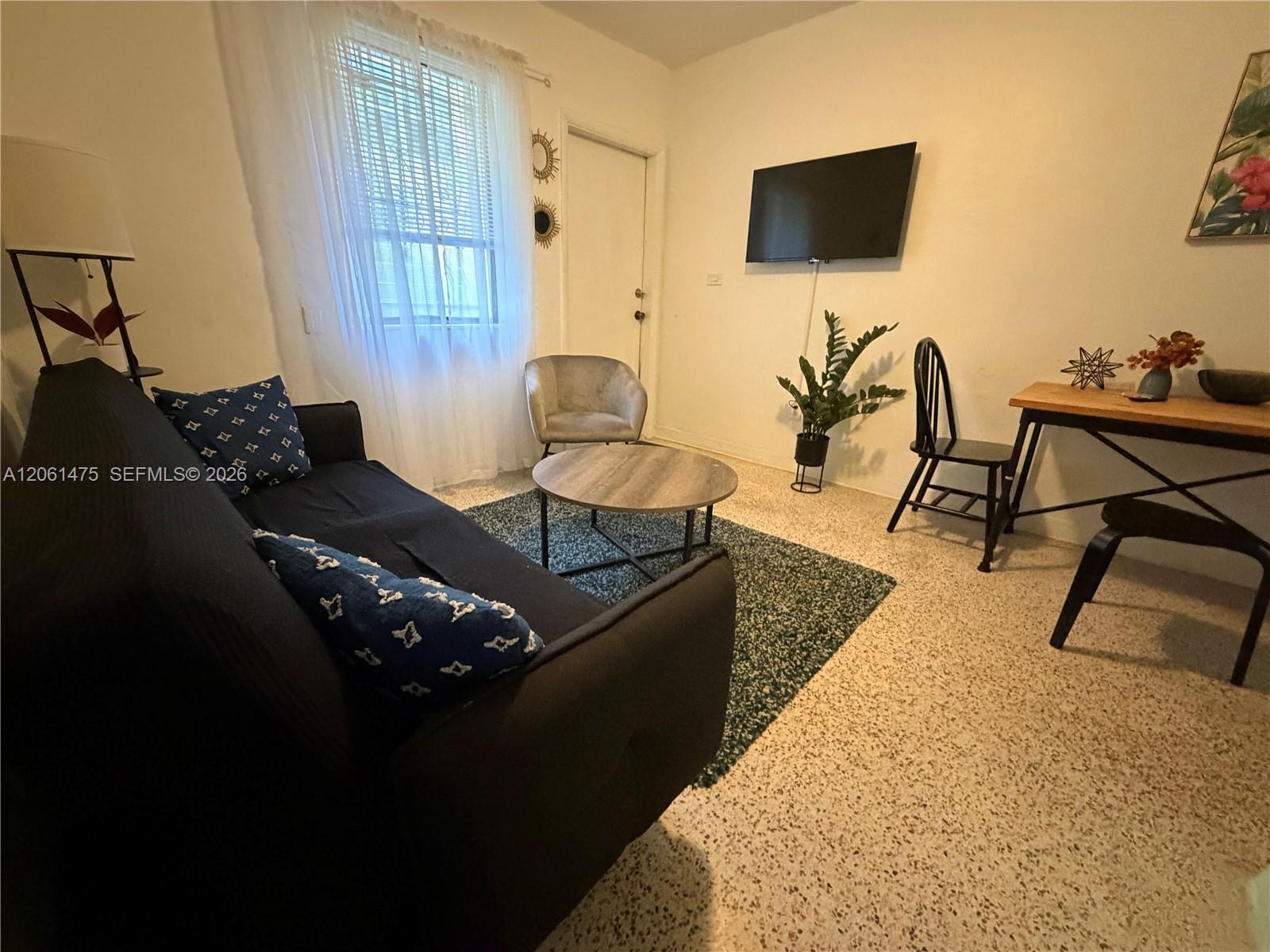 461 SW 6th St # 5, Miami FL 33130 photo 2