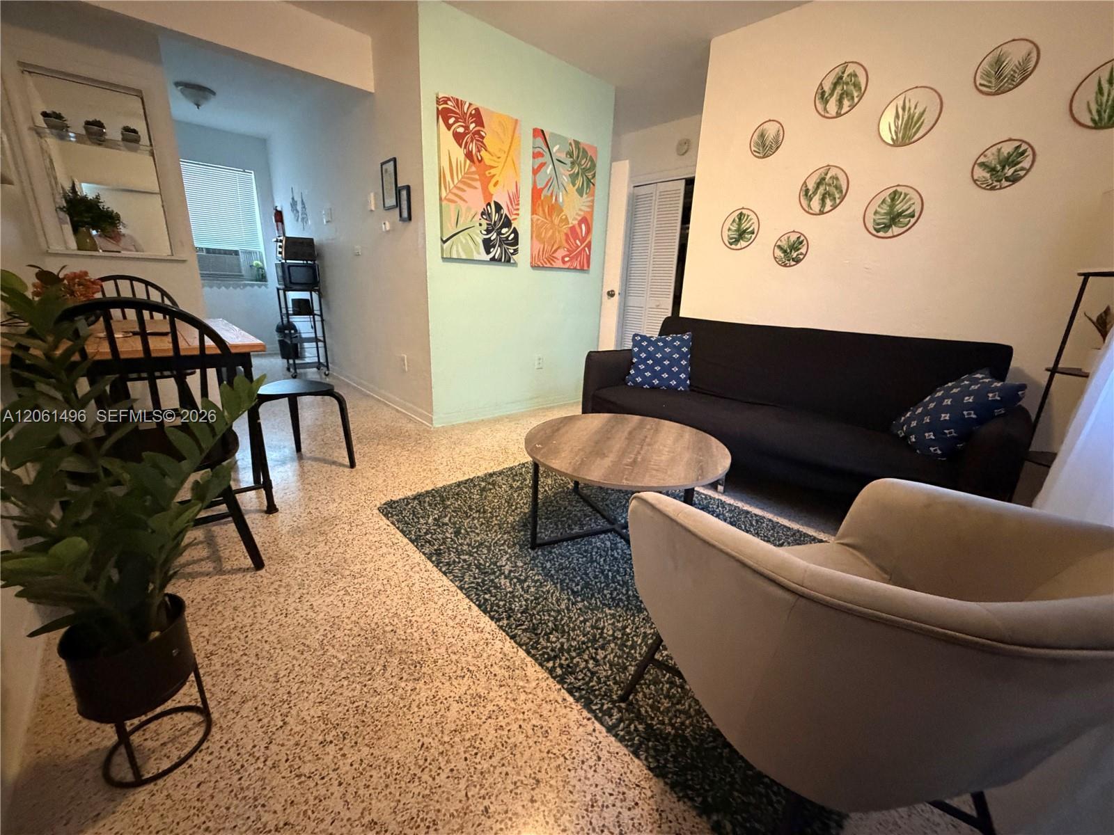 461 SW 6th St # 8, Miami FL 33130