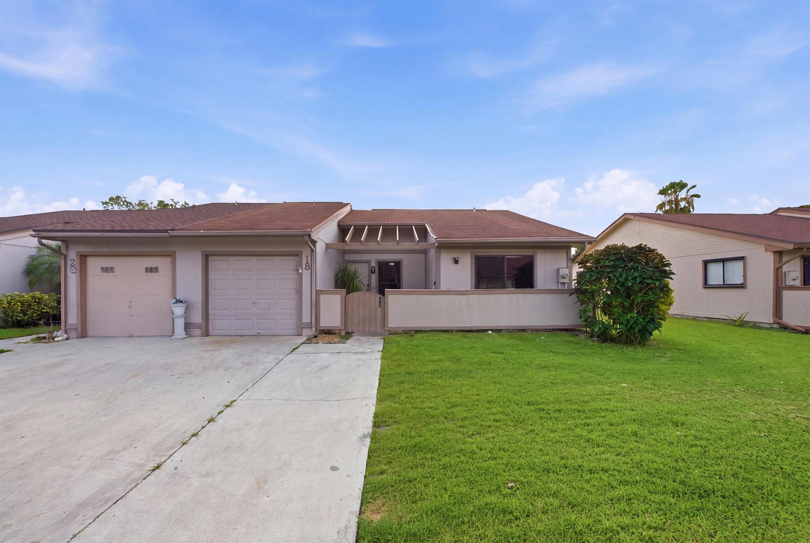 18 WINCHMORE Lane, Boynton Beach FL 33426