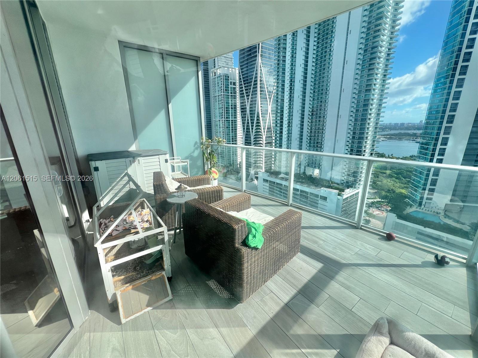 851 NE 1st Ave # 2605, Miami FL 33132 photo 4