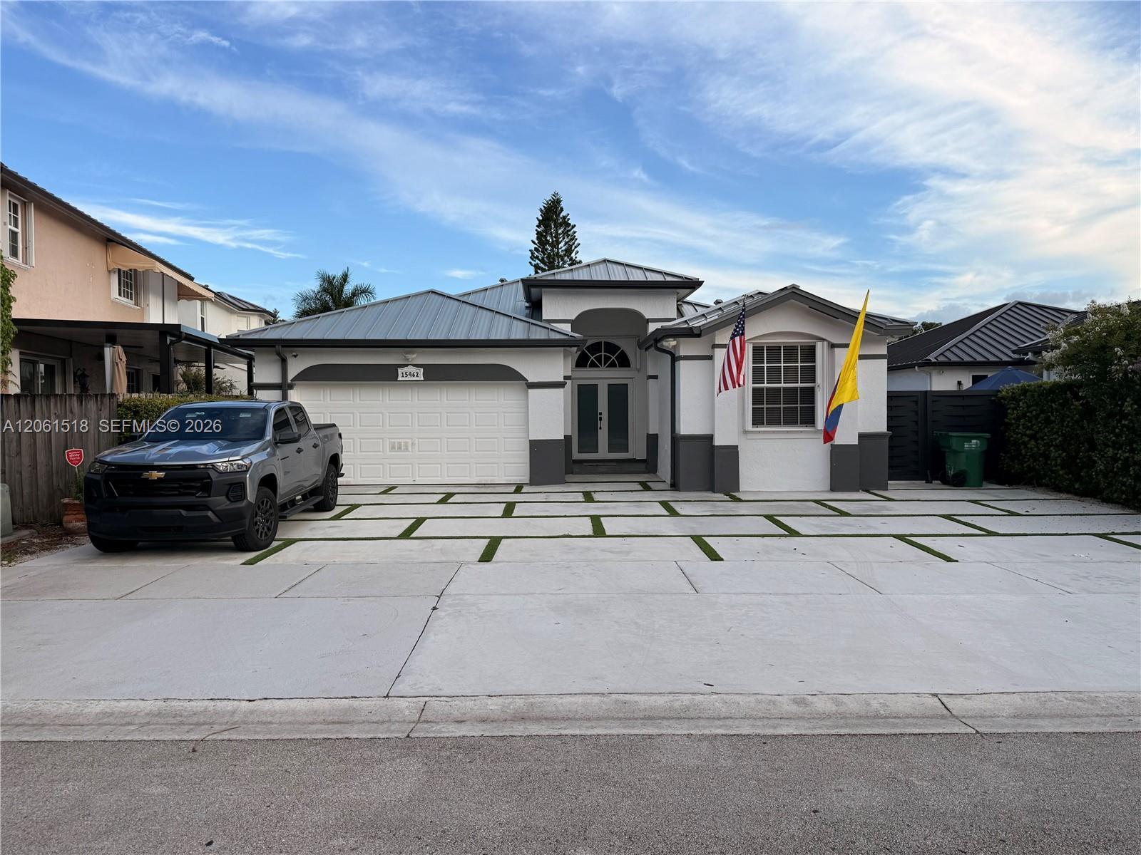 15462 SW 39th St, Miami FL 33185