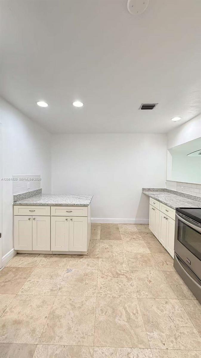 637 SW 1st St, Hallandale Beach FL 33009 photo 3