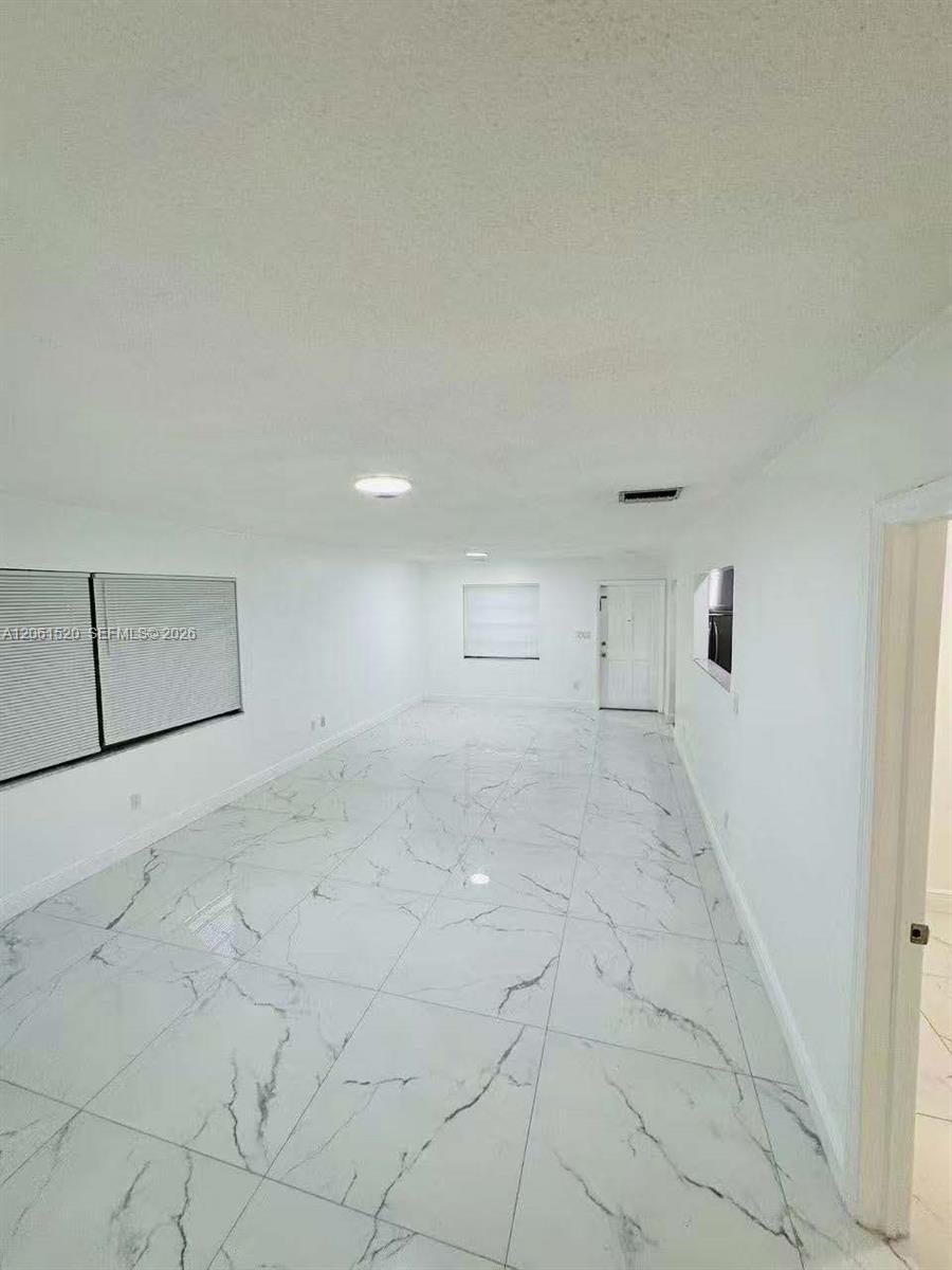637 SW 1st St, Hallandale Beach FL 33009 photo 5