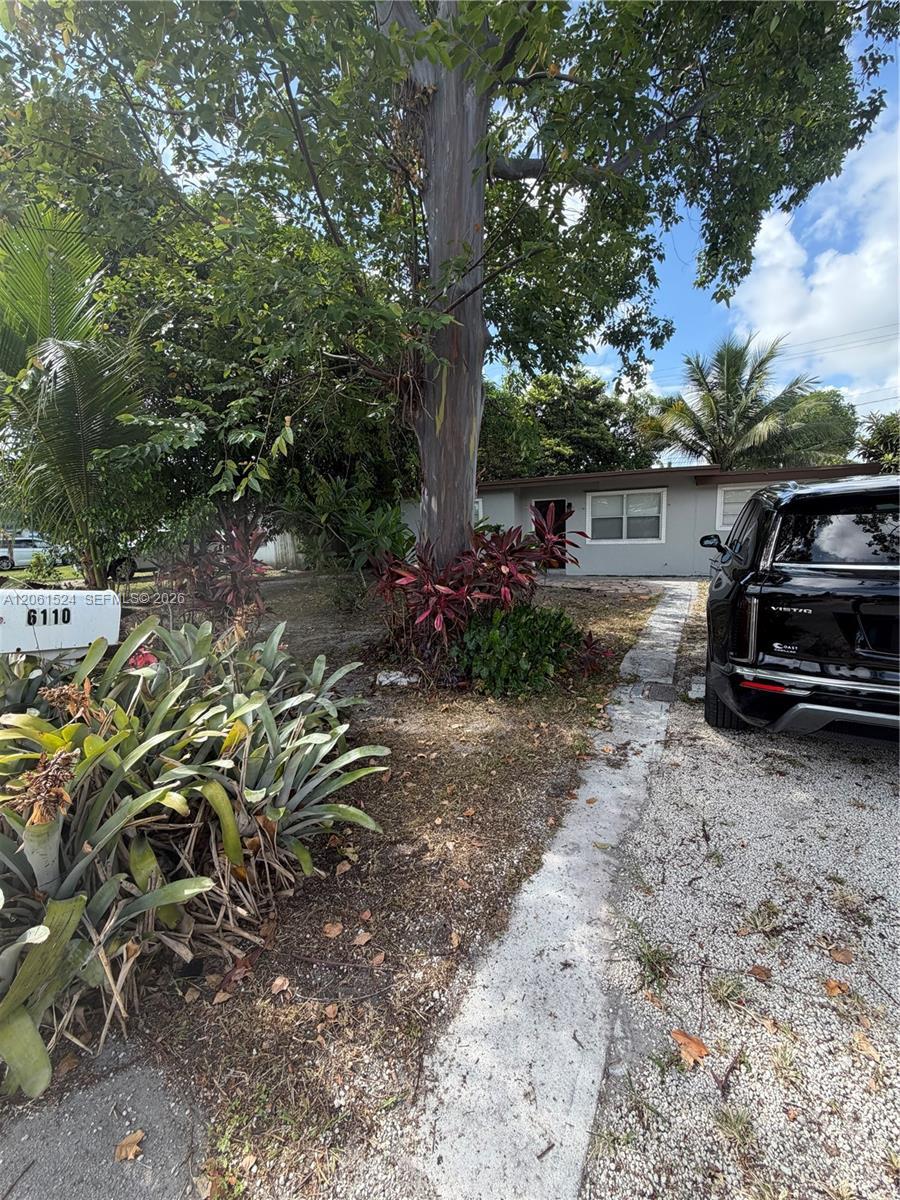 6110 Monroe St, Hollywood FL 33023