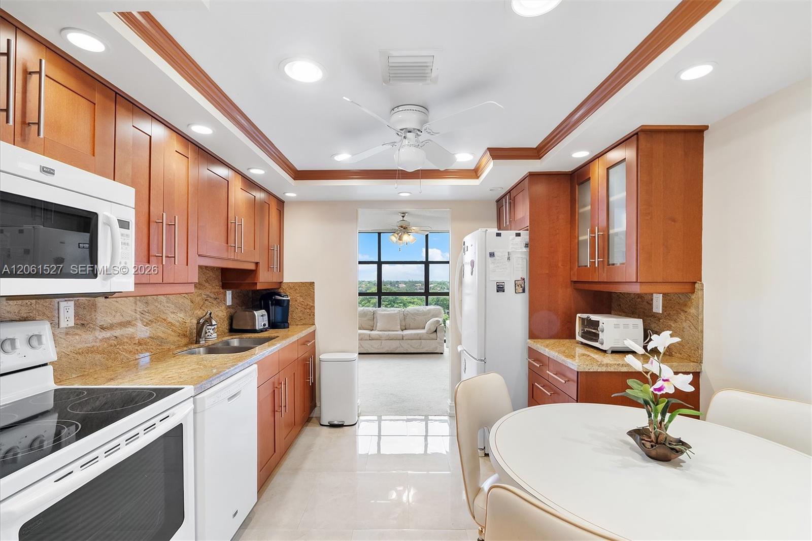 600 Parkview Dr # 709, Hallandale Beach FL 33009 photo 3
