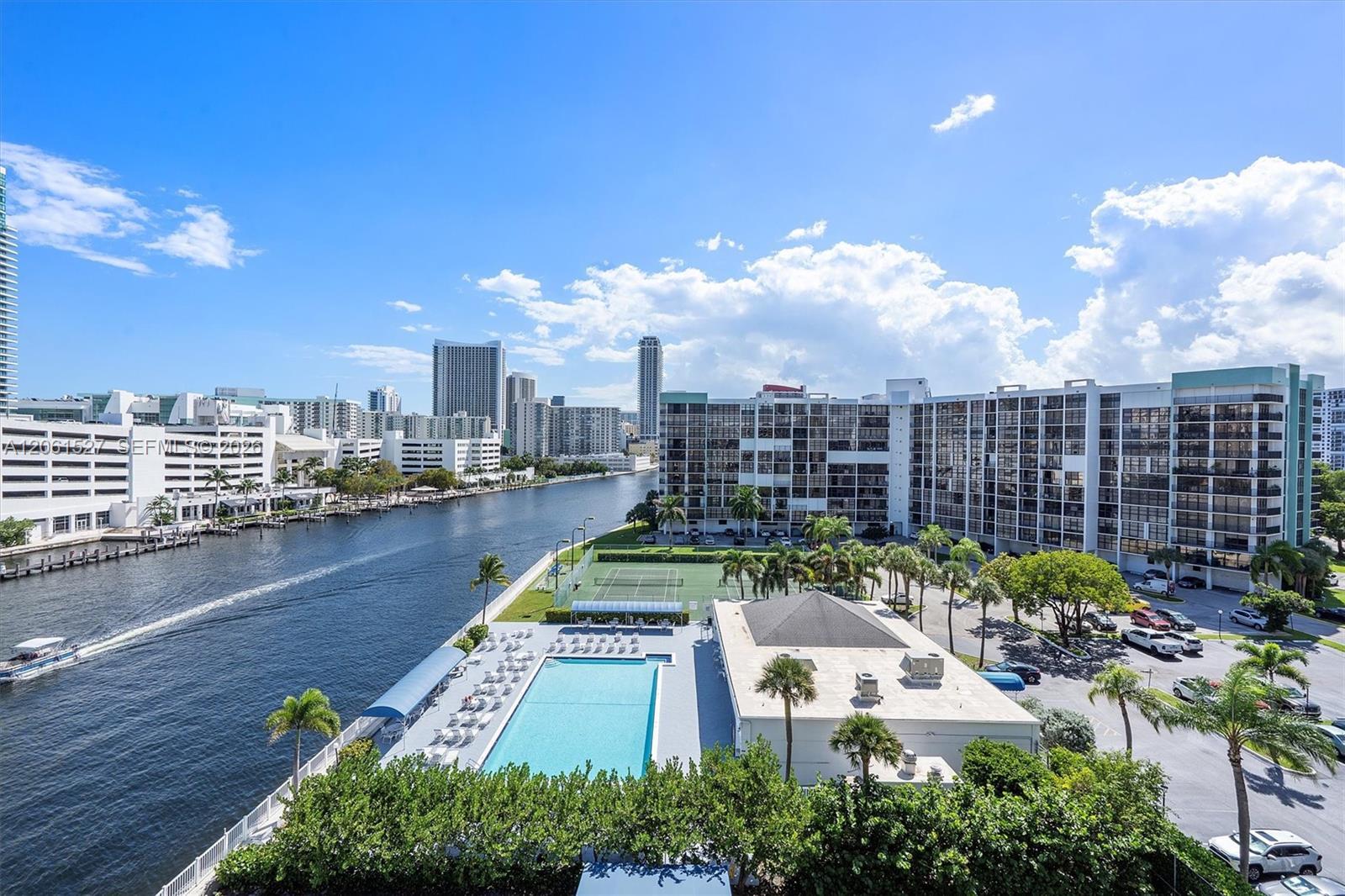 600 Parkview Dr # 709, Hallandale Beach FL 33009