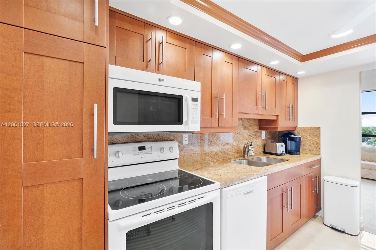 600 Parkview Dr # 709, Hallandale Beach FL 33009 photo 5