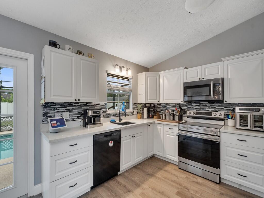261 SE Wallace Terrace, Port St. Lucie FL 34983 photo 4