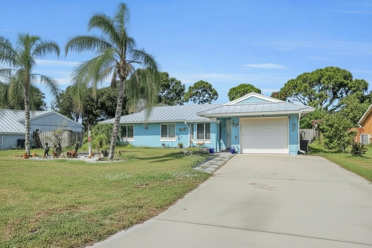 2060 SE Rainier Road, Port St. Lucie FL 34952