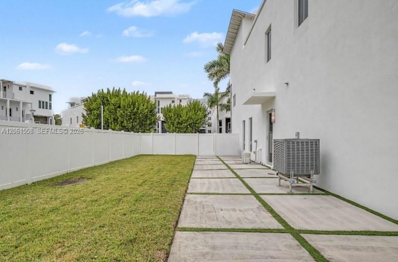 3341 NW 84th Ct, Doral FL 33122 photo 4