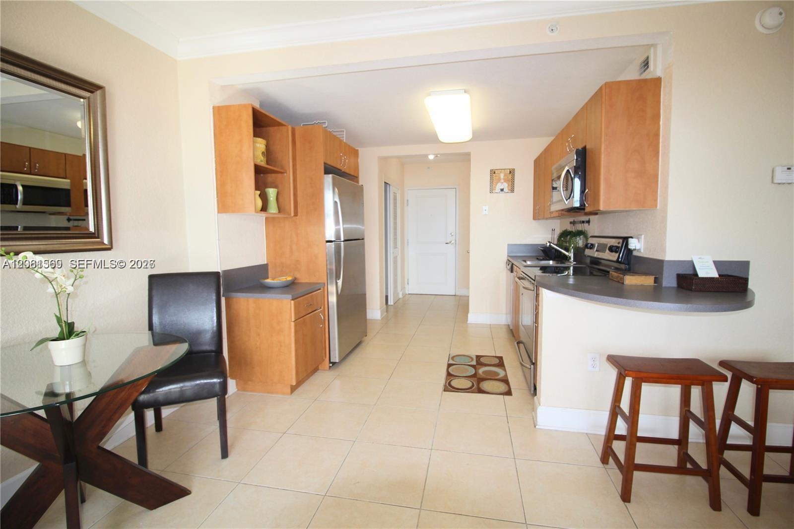 401 69th St # 1502, Miami Beach FL 33141 photo 2