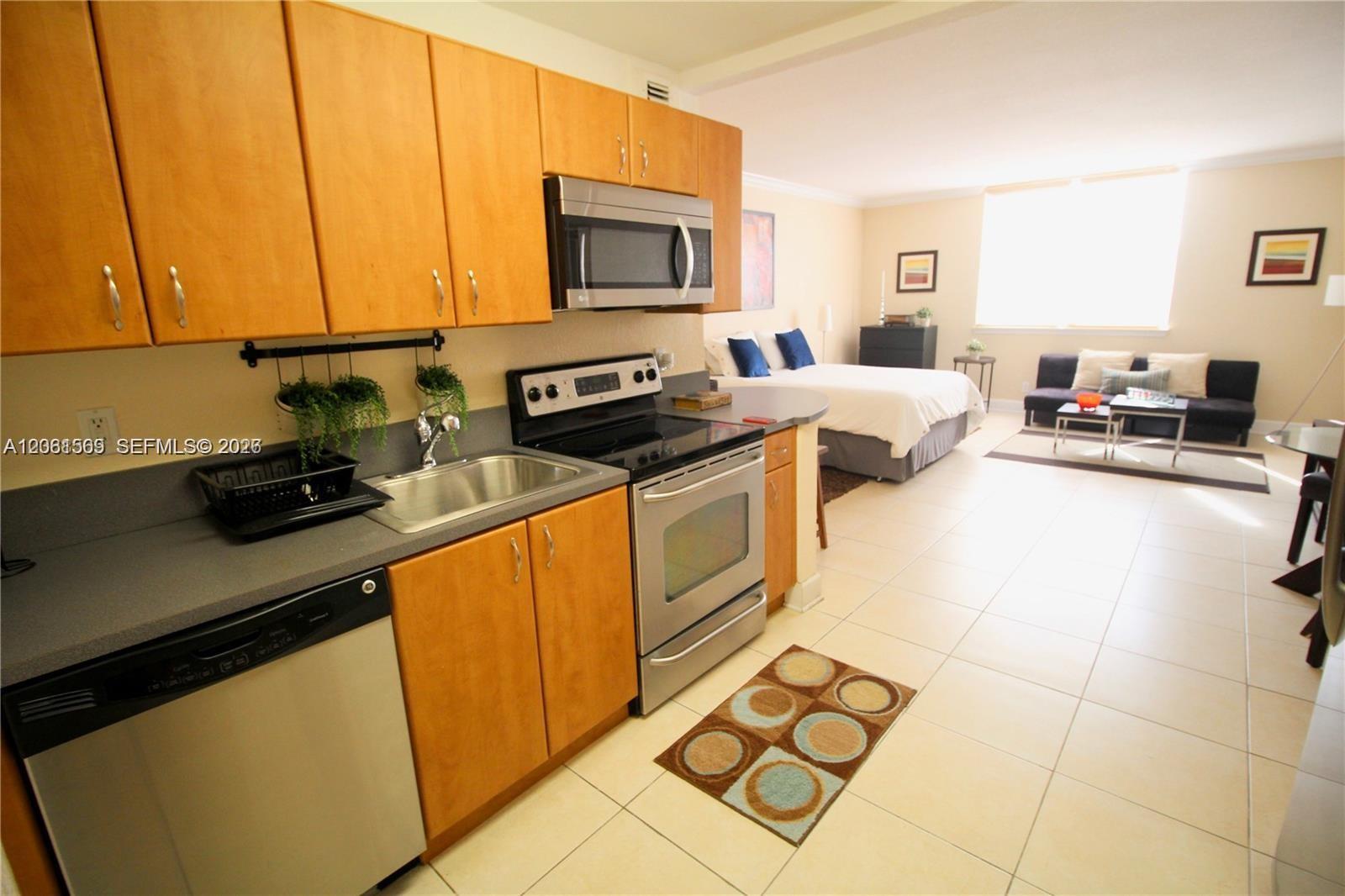 401 69th St # 1502, Miami Beach FL 33141 photo 3