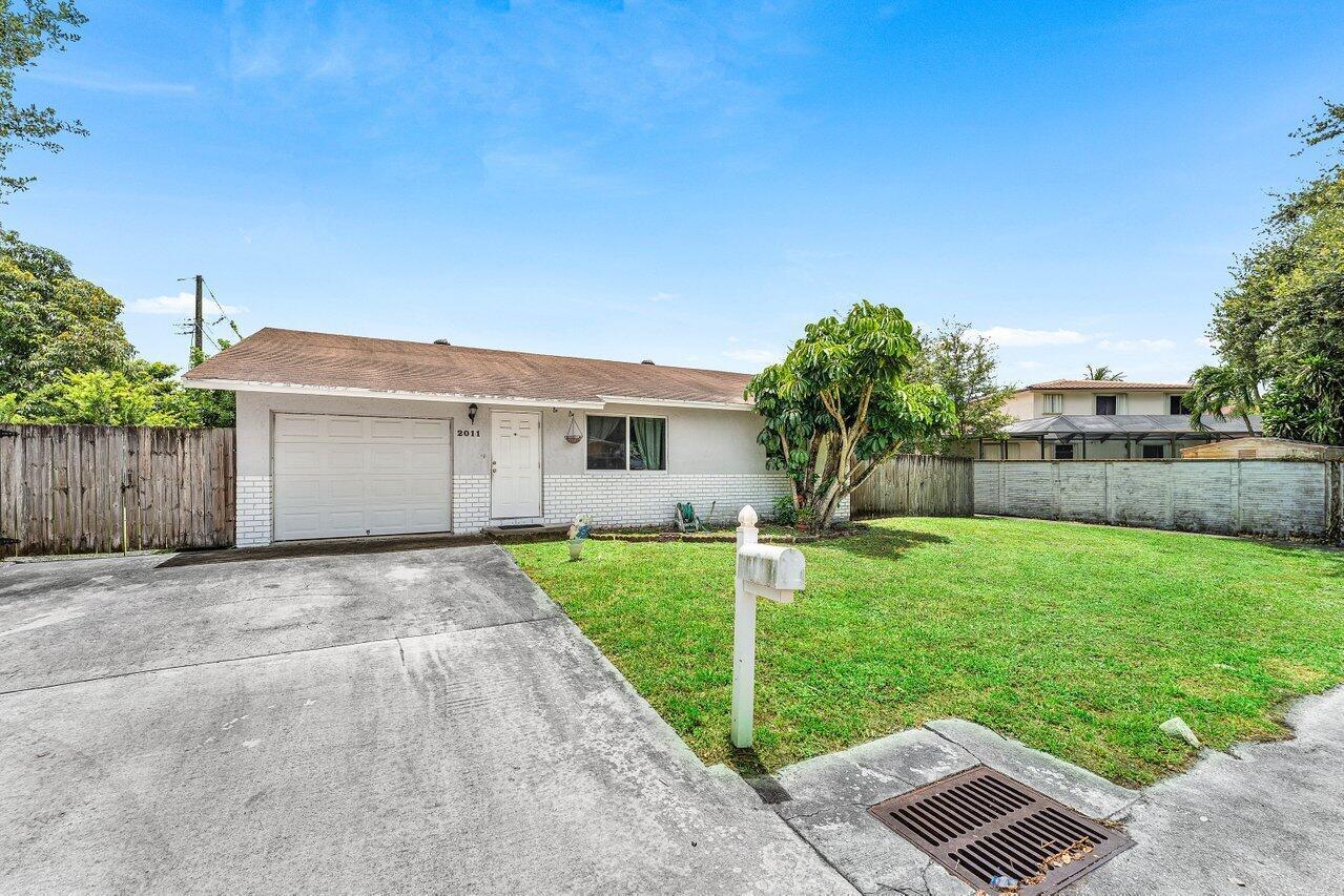 2011 SW 99TH Terrace, Miramar FL 33025 photo 2