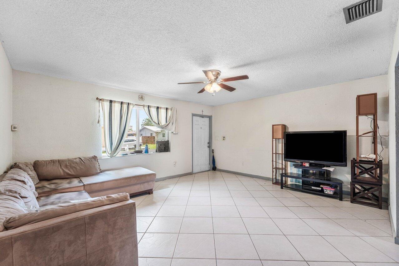 2011 SW 99TH Terrace, Miramar FL 33025 photo 5
