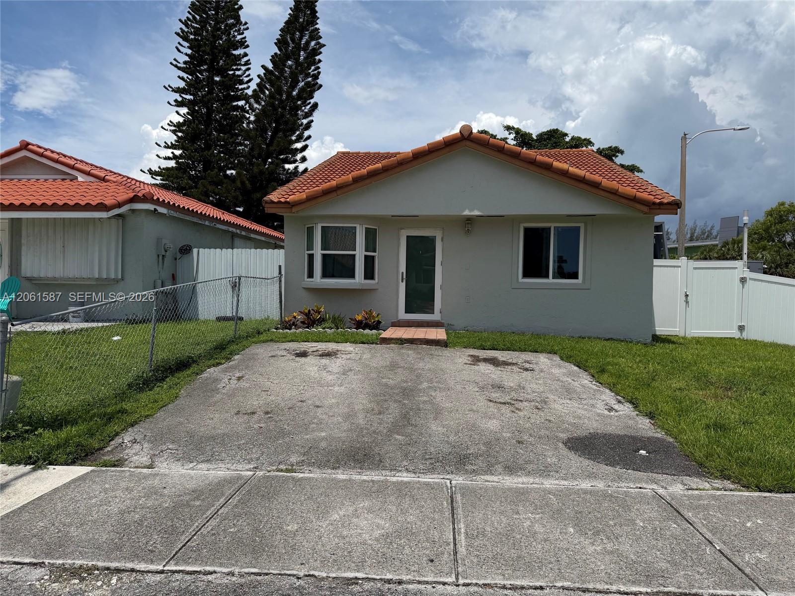 11686 NW 91st Pl, Hialeah Gardens FL 33018 photo 3
