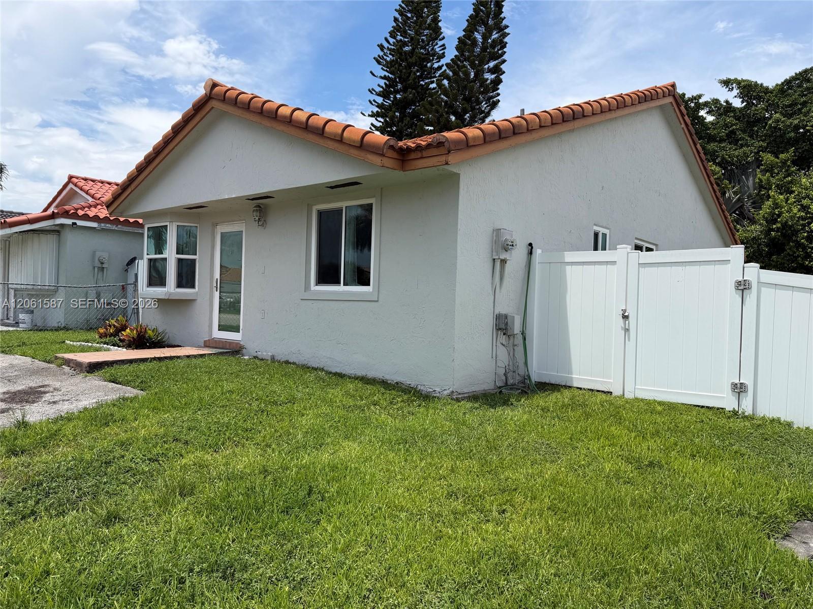 11686 NW 91st Pl, Hialeah Gardens FL 33018