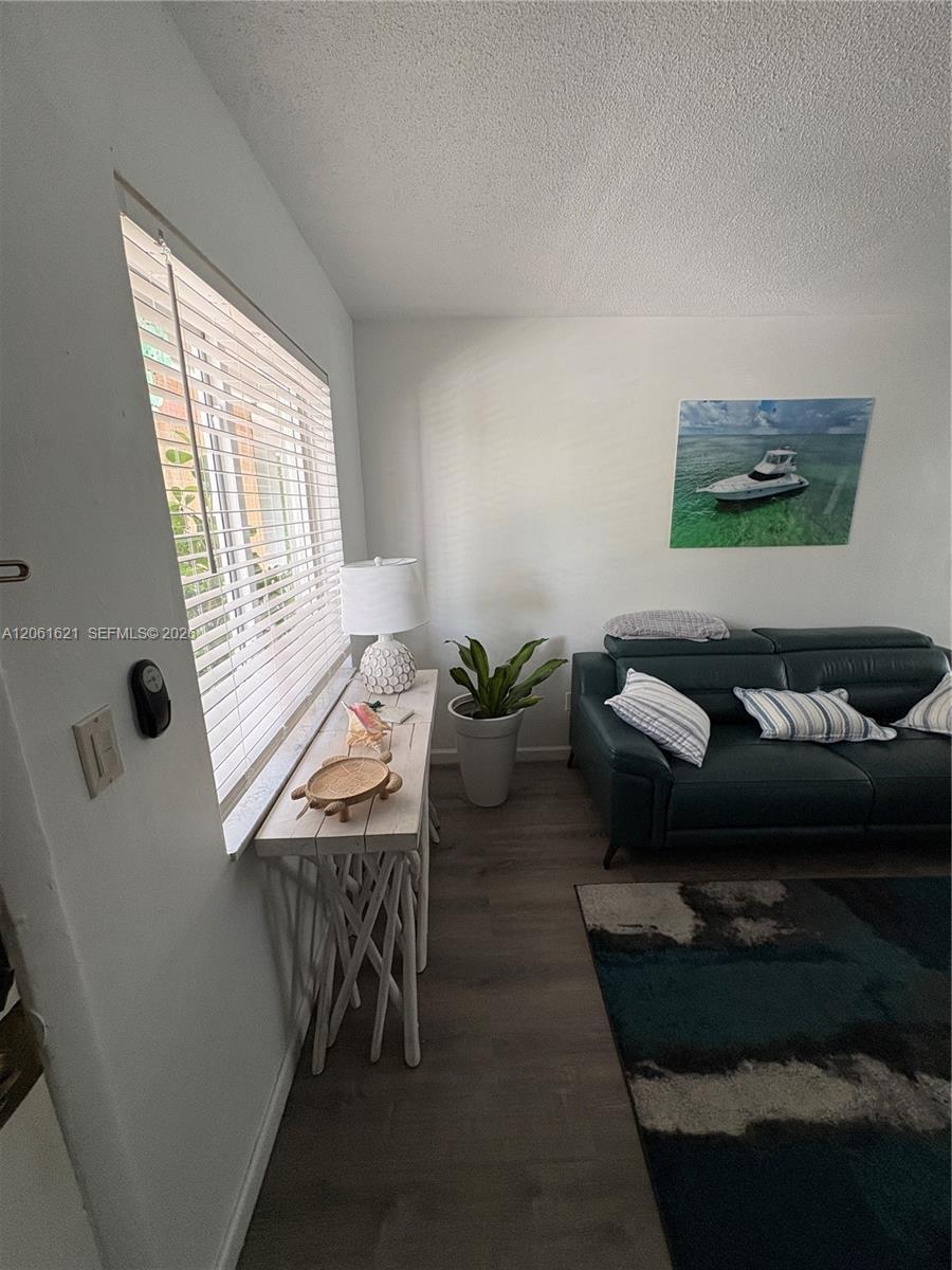 191 NW 17th Ave # 3, Miami FL 33125 photo 2